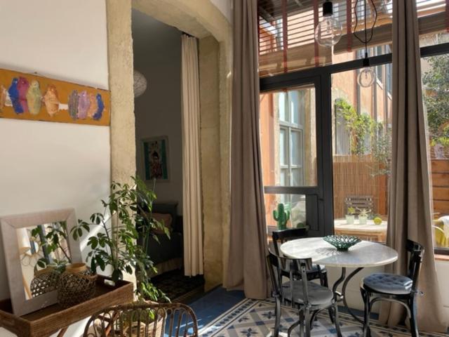 Un Oasis Au Coeur De La Vieille Ville, Classe 4 Etoiles Montpellier Exterior photo